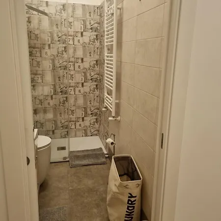 Appartement Moderno Vicino Al Colosseocheckhostprofile Rome